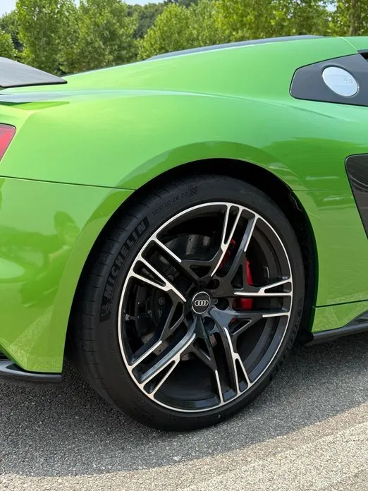 Audi R8 — фото 9