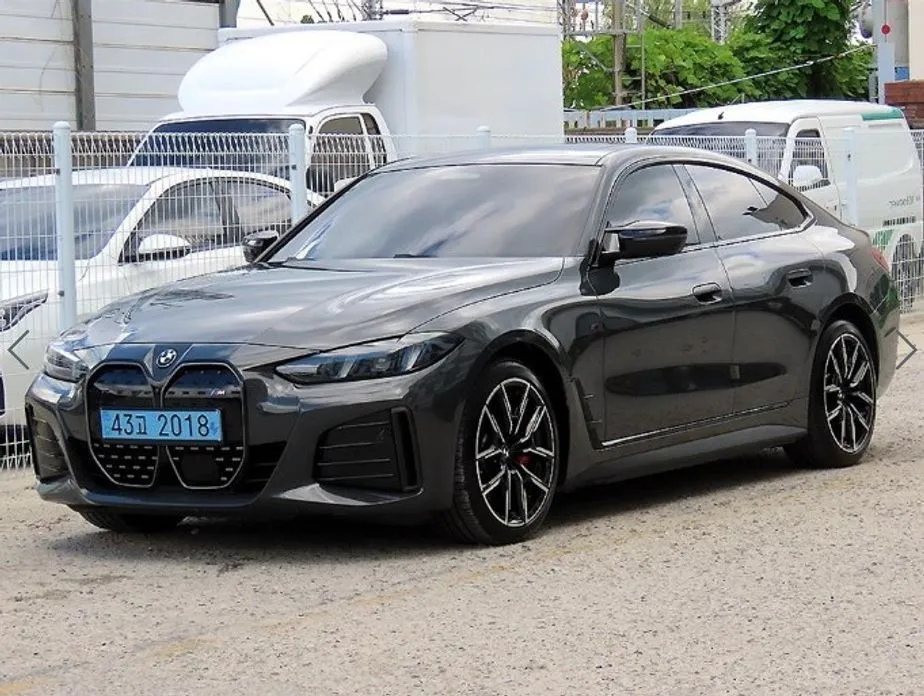 BMW i4 — фото 4
