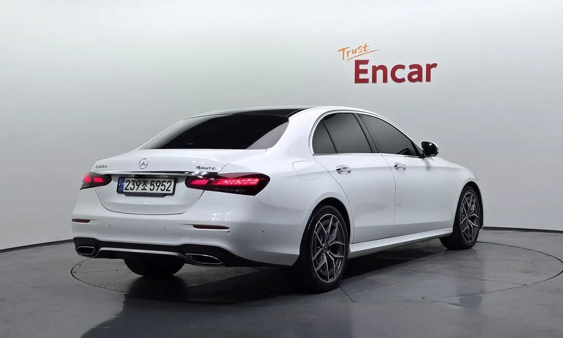 Mercedes-Benz E-Class — фото 4
