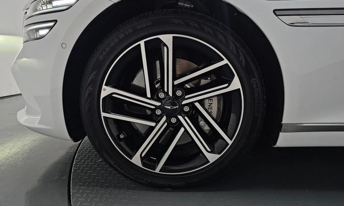 Genesis G80 — фото 10