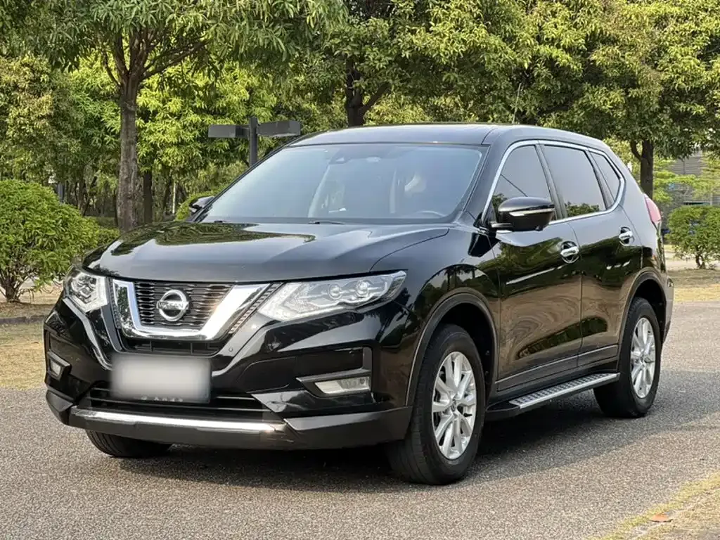 Nissan X-Trail — фото 1