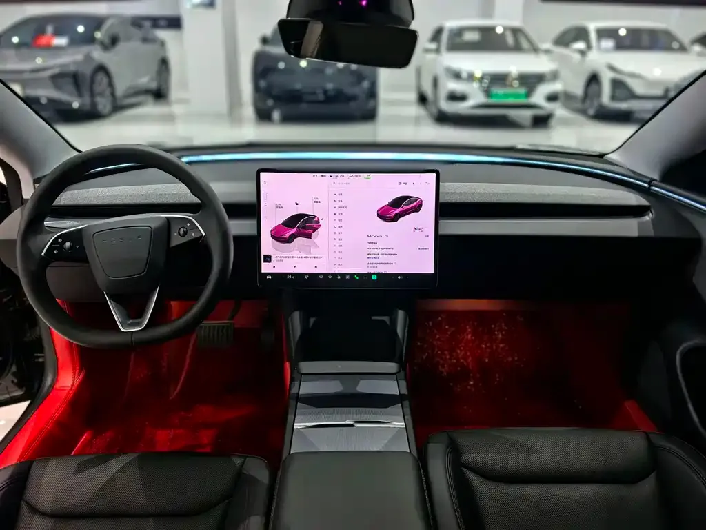 Tesla Model 3 — фото 4