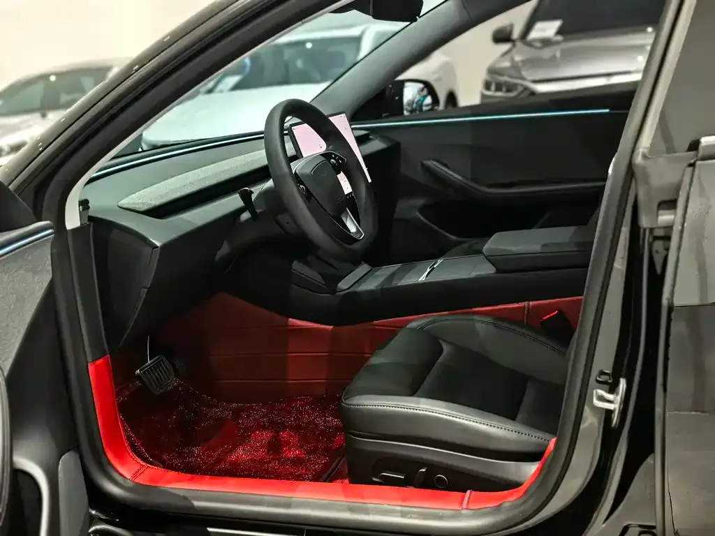 Tesla Model 3 — фото 5