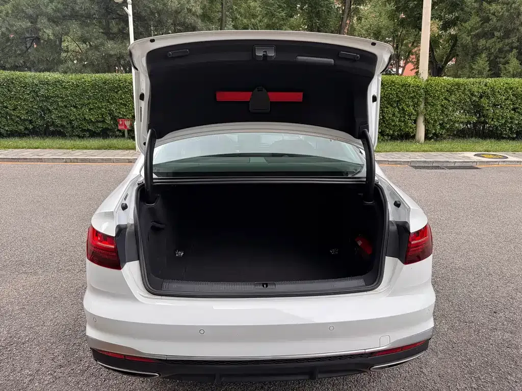 Audi A4L — фото 5