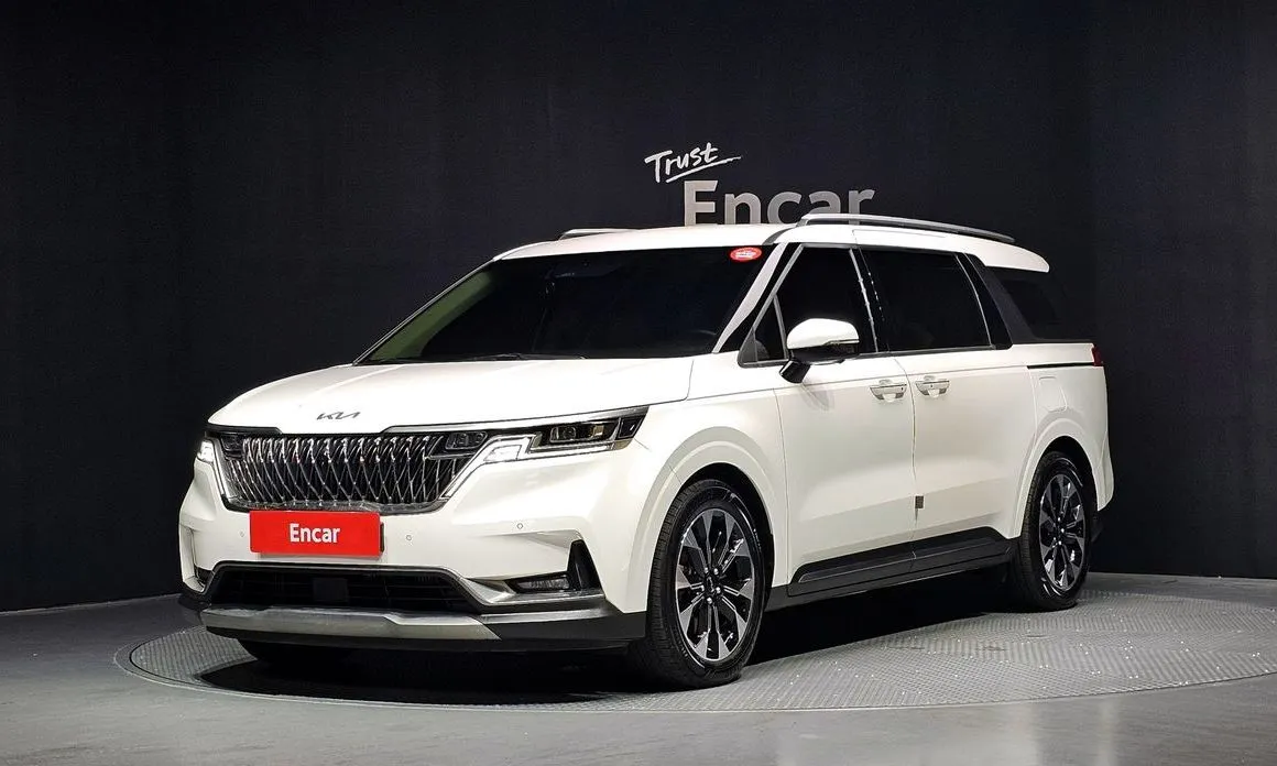 Kia Carnival — фото 1