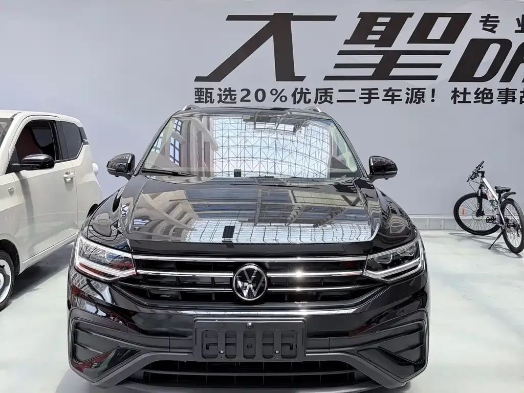 Volkswagen Tiguan L — фото 6