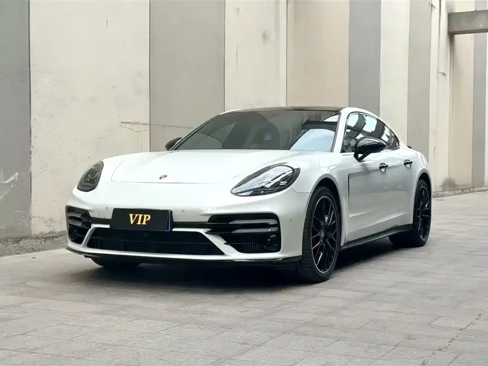 Porsche Panamera — фото 1
