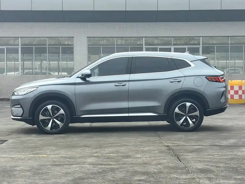 BYD PLUS New Energy — фото 4