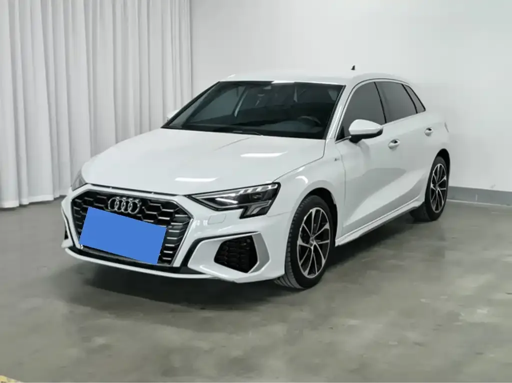 Audi A3 — фото 1