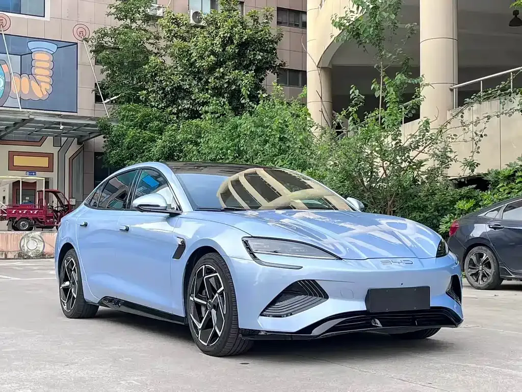 BYD Seal — фото 8