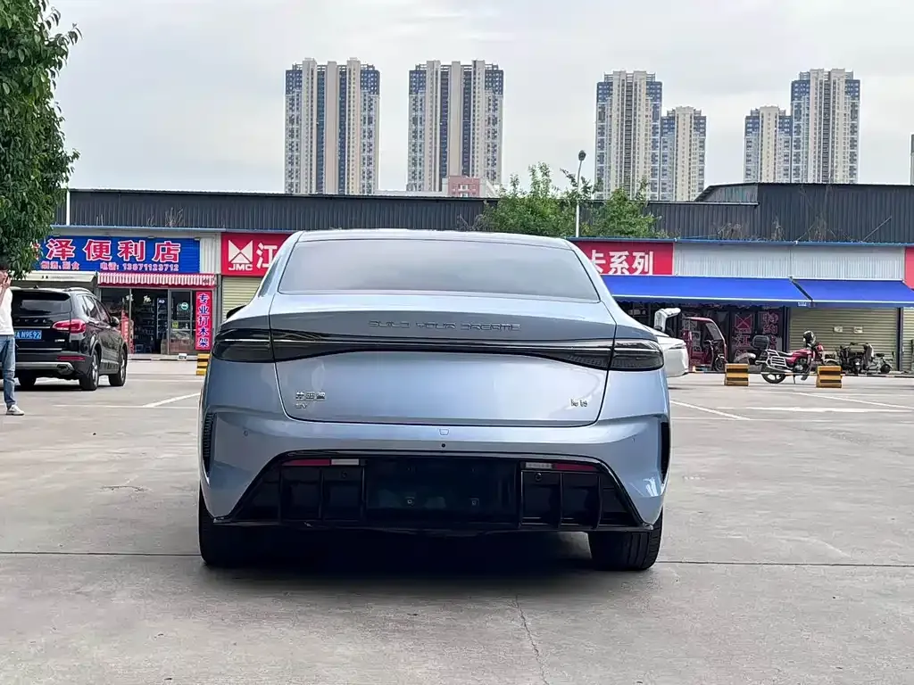 BYD Seal — фото 6