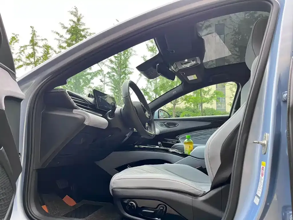 BYD Seal — фото 2