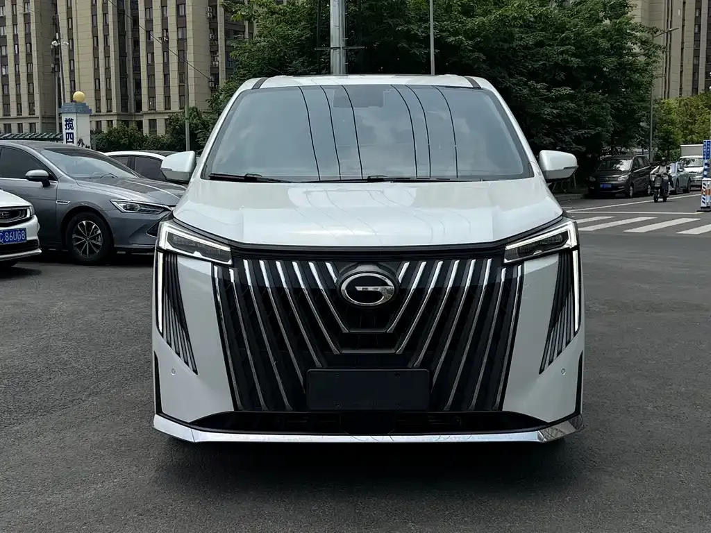 GAC Motor Trumpchi M8 — фото 10