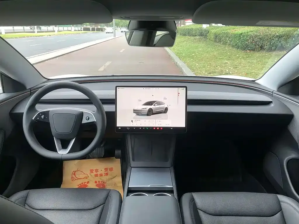 Tesla Model 3 — фото 5