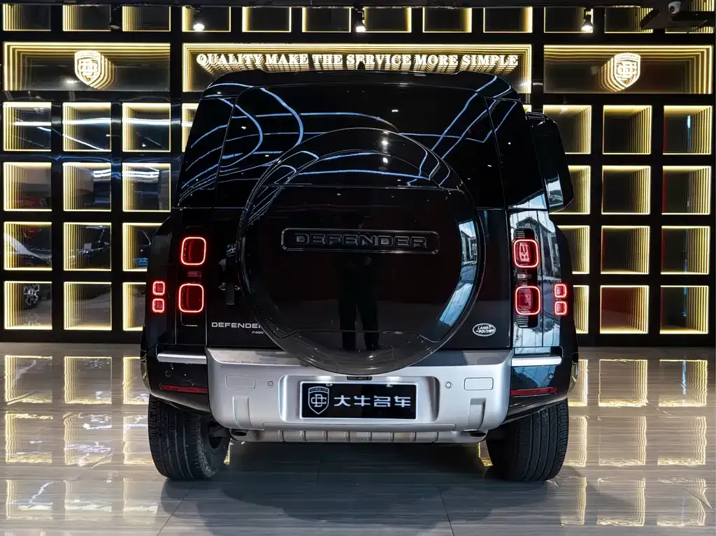 Land Rover Defender — фото 6