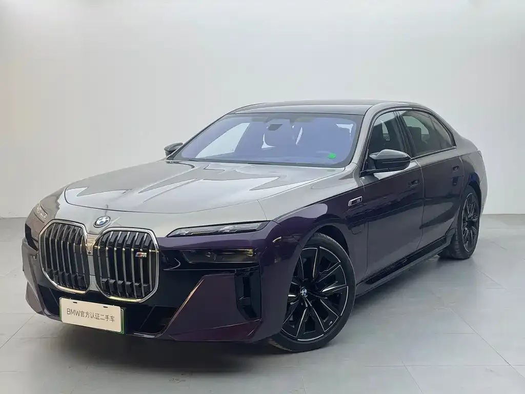 BMW M760Le — фото 1