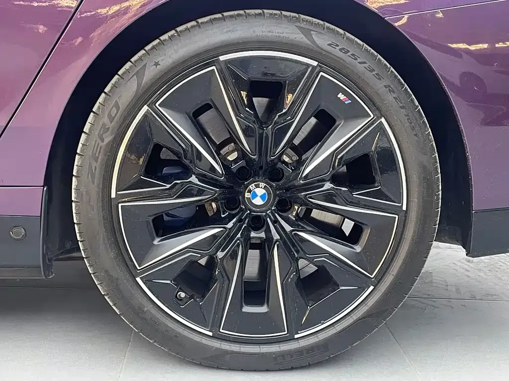 BMW M760Le — фото 8