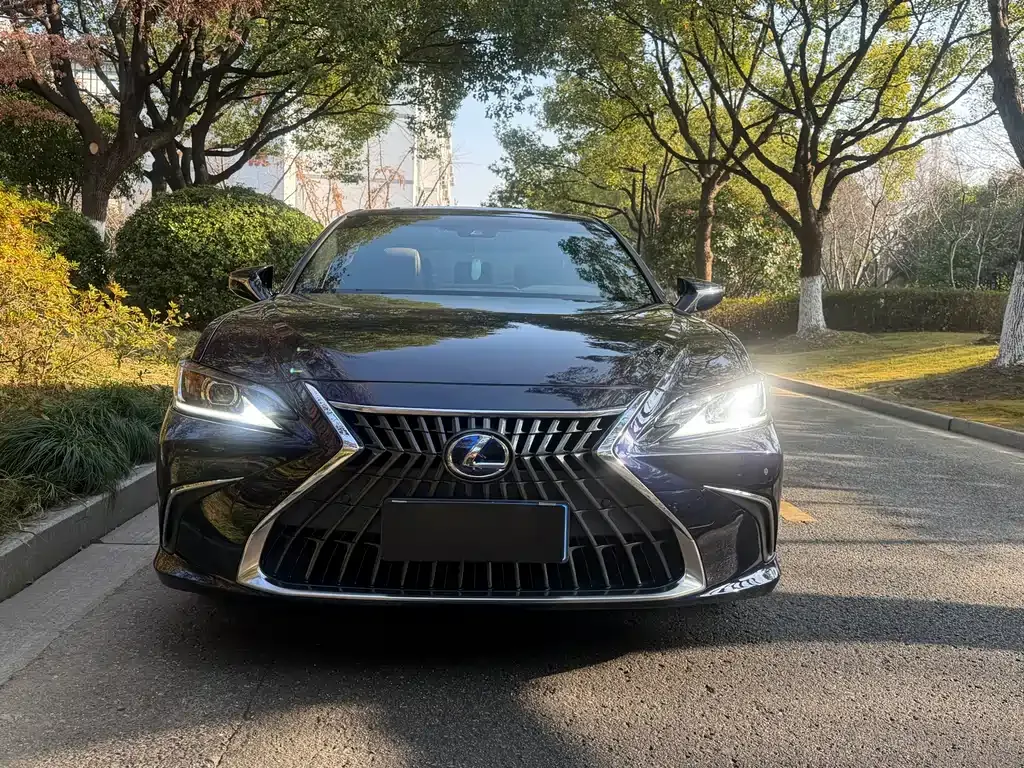 Lexus ES — фото 7