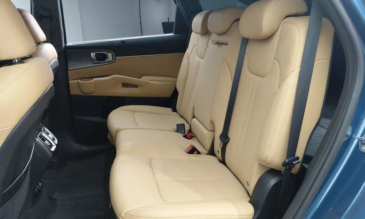 Kia Sorento — фото 9