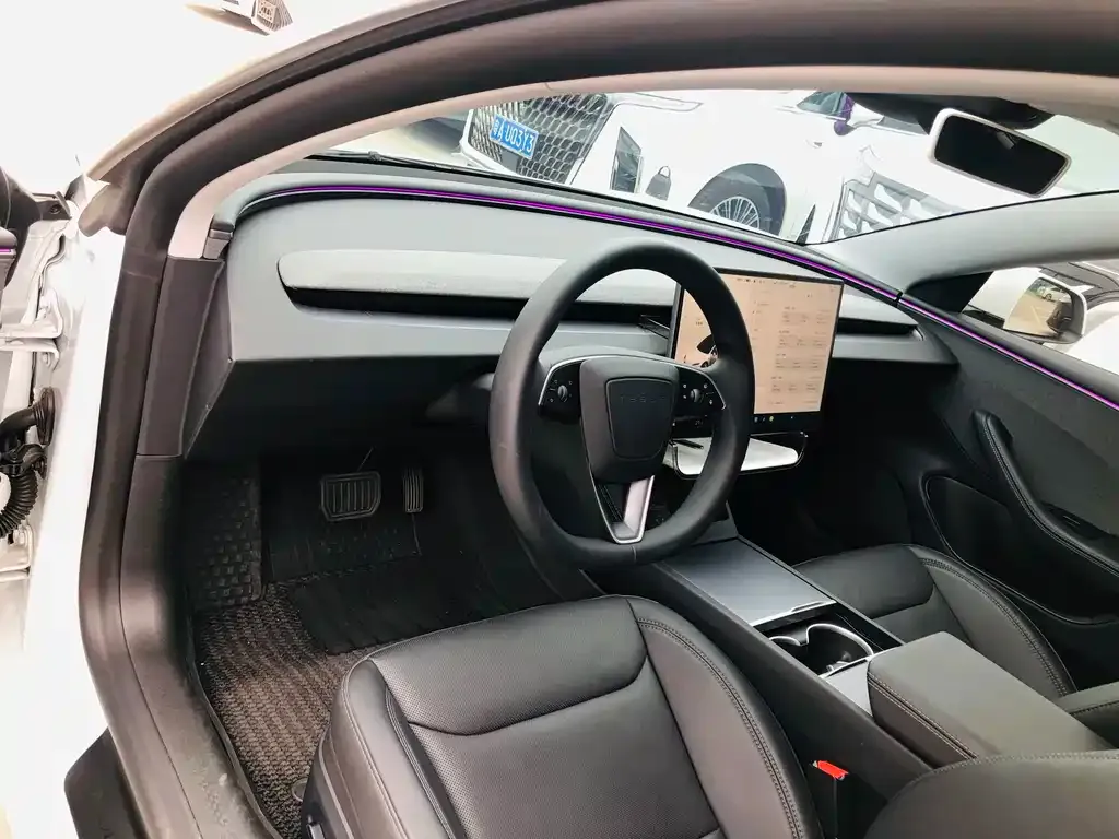 Tesla Model 3 — фото 9