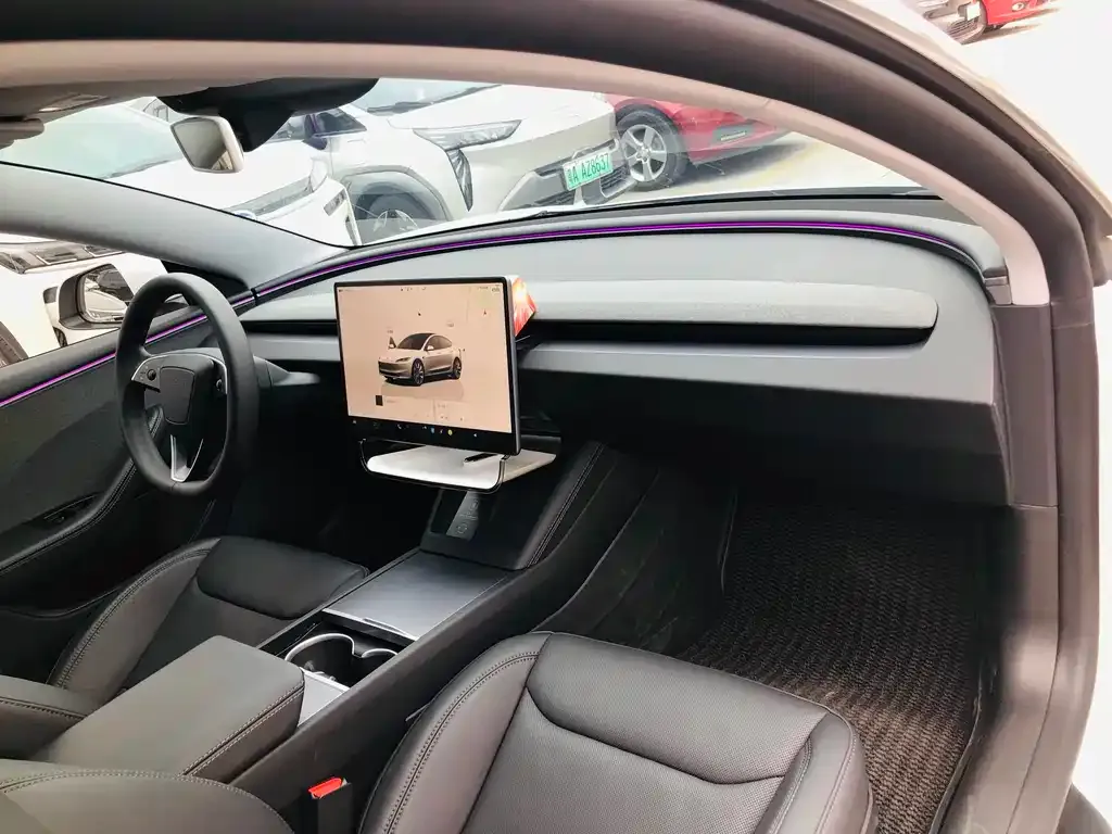 Tesla Model 3 — фото 5