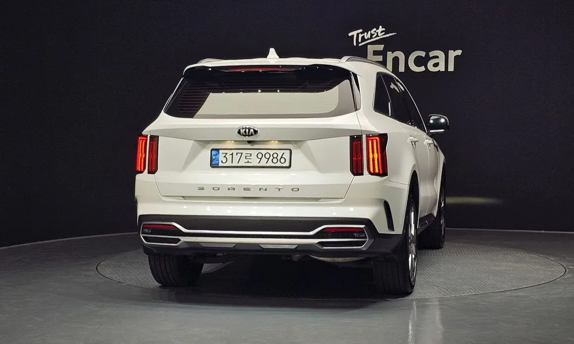 Kia Sorento — фото 8