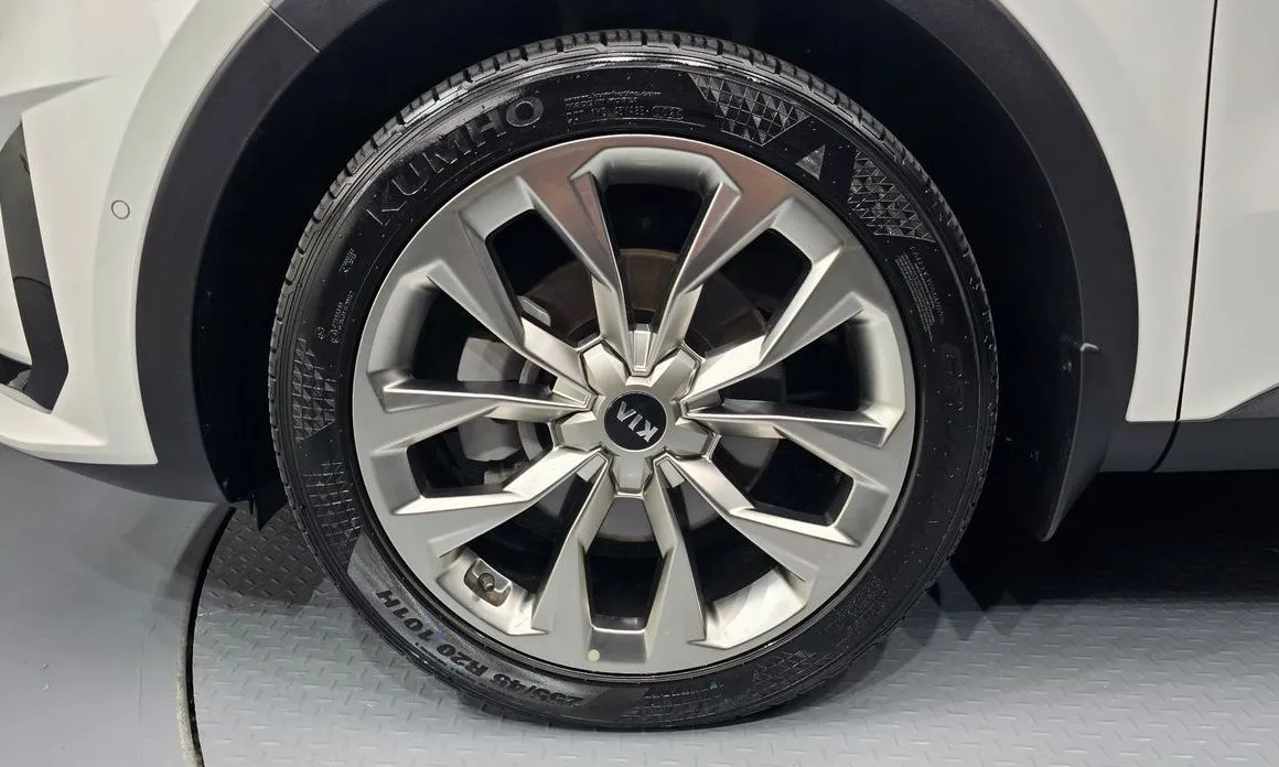 Kia Sorento — фото 6