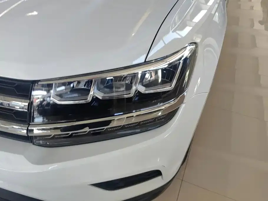 Volkswagen Tharu — фото 6