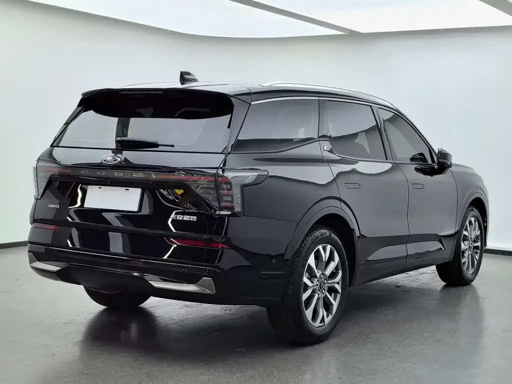 Ford Edge — фото 10