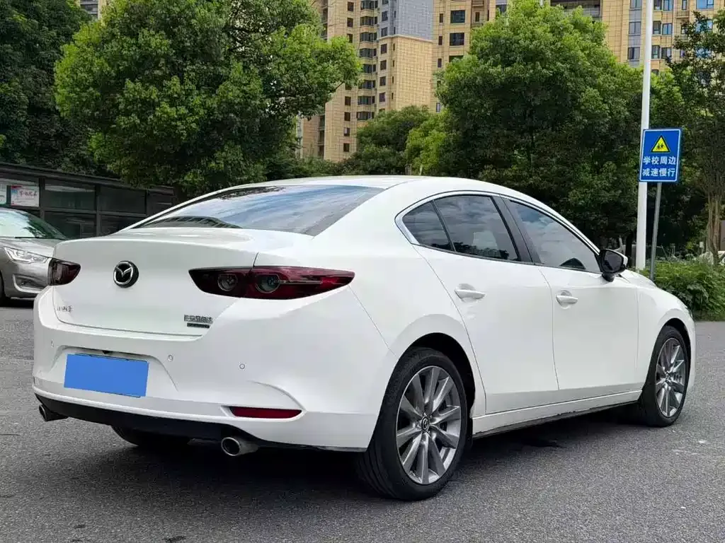 Mazda 3 Axela — фото 8