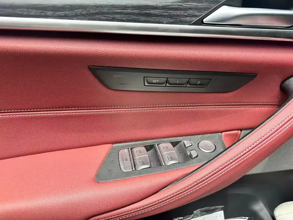 BMW 5 Series — фото 10