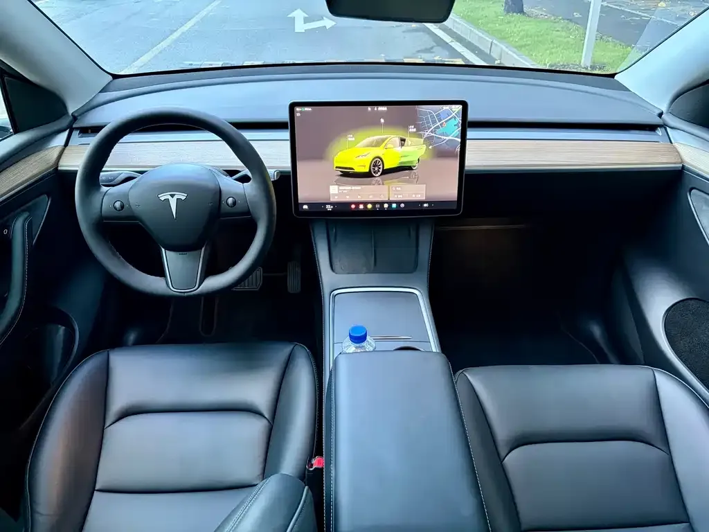 Tesla Model Y — фото 7