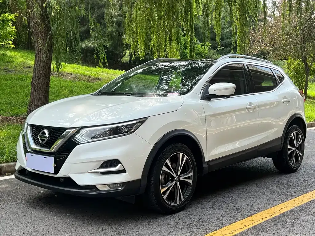 Nissan Qashqai — фото 1