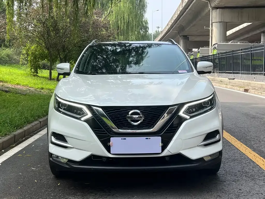 Nissan Qashqai — фото 7