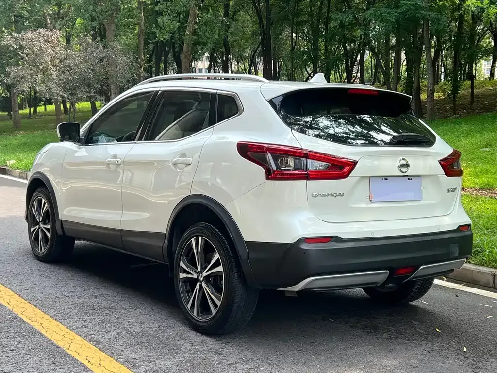 Nissan Qashqai — фото 8