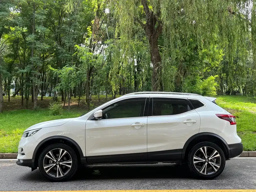 Nissan Qashqai — фото 9