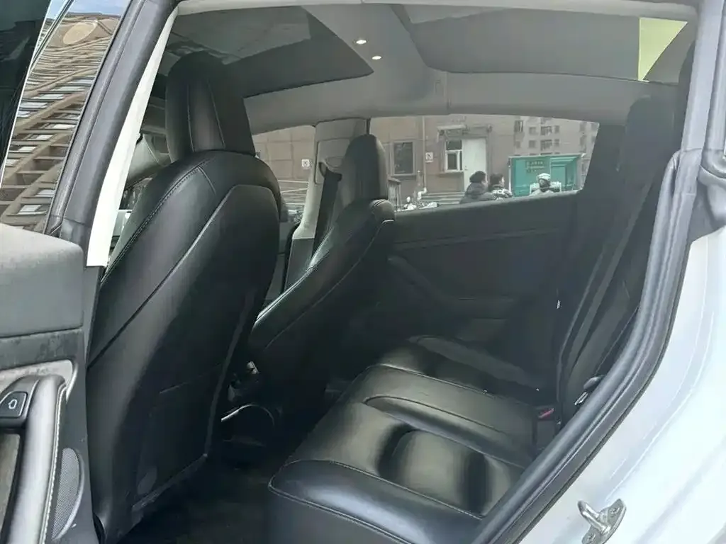 Tesla Model 3 — фото 2