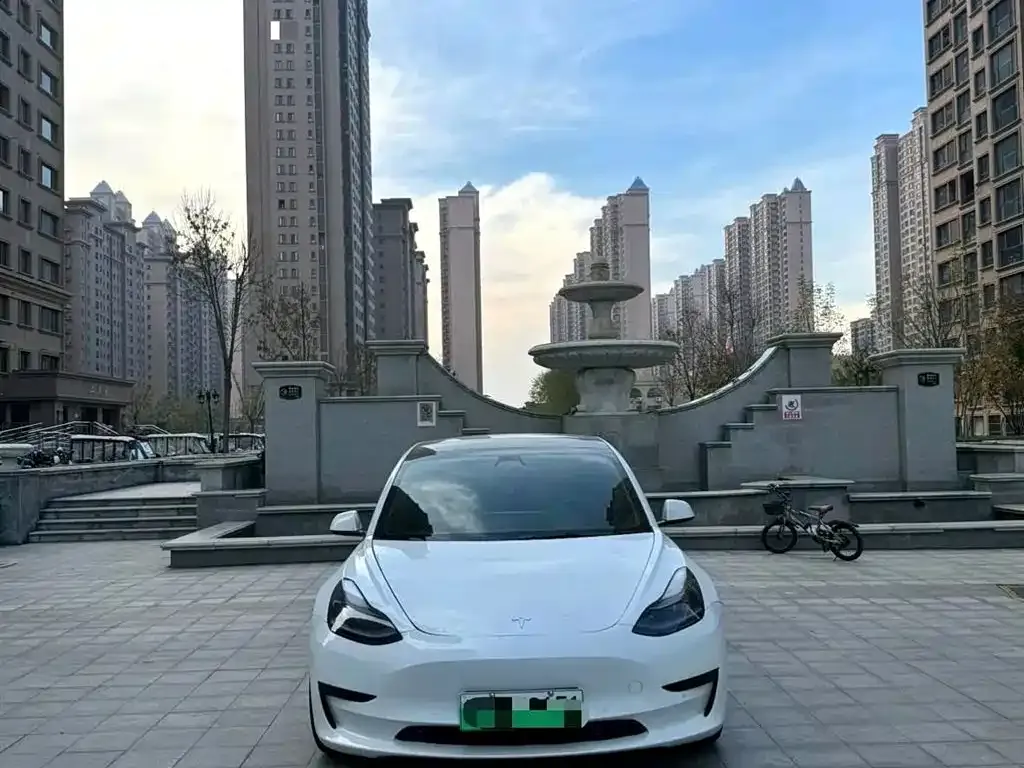 Tesla Model 3 — фото 7