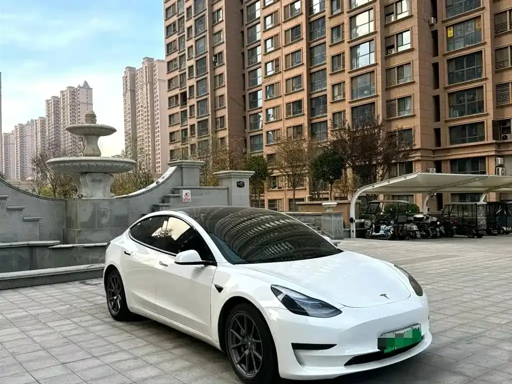 Tesla Model 3 — фото 8