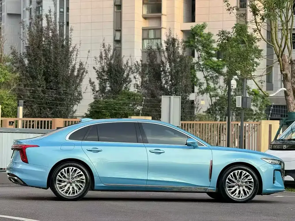 Hongqi H5 — фото 9