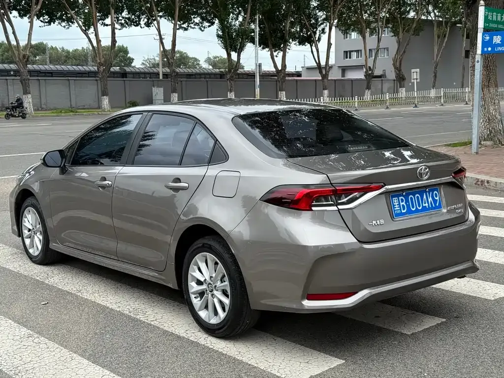 Toyota Corolla — фото 10