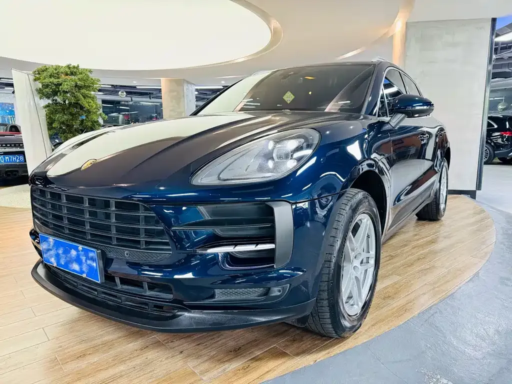 Porsche Macan — фото 1