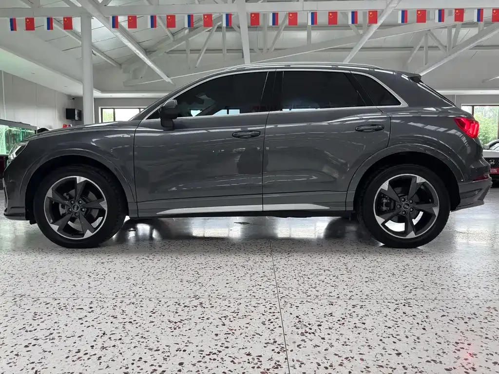 Audi Q3 — фото 8