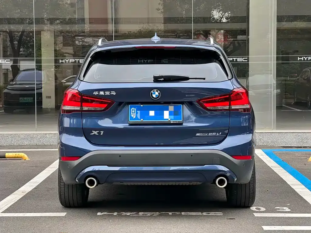 BMW X1 — фото 8