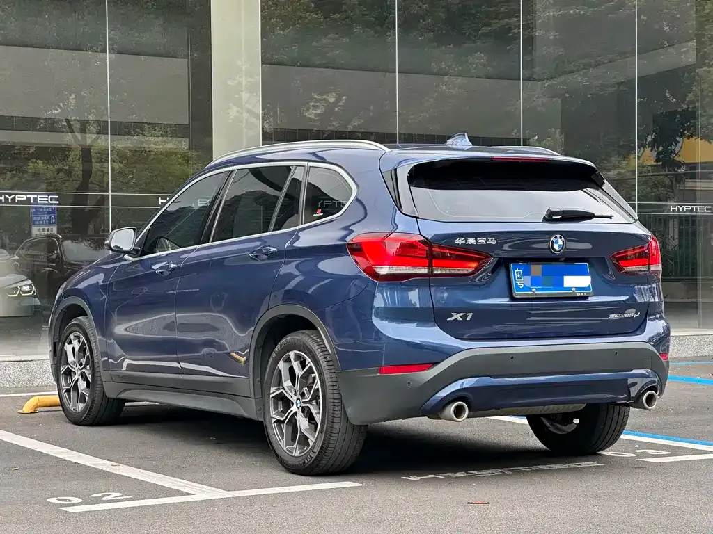 BMW X1 — фото 7