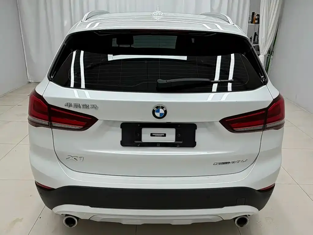 BMW X1 — фото 9
