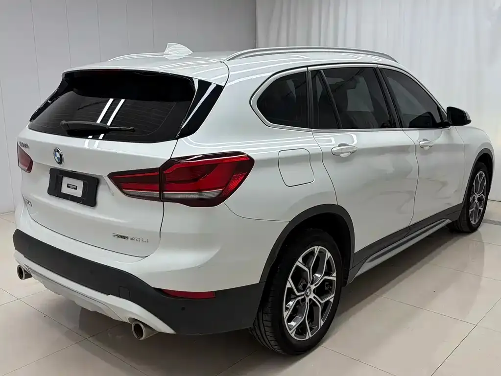BMW X1 — фото 5