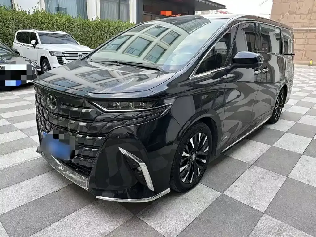 Toyota Alphard — фото 9