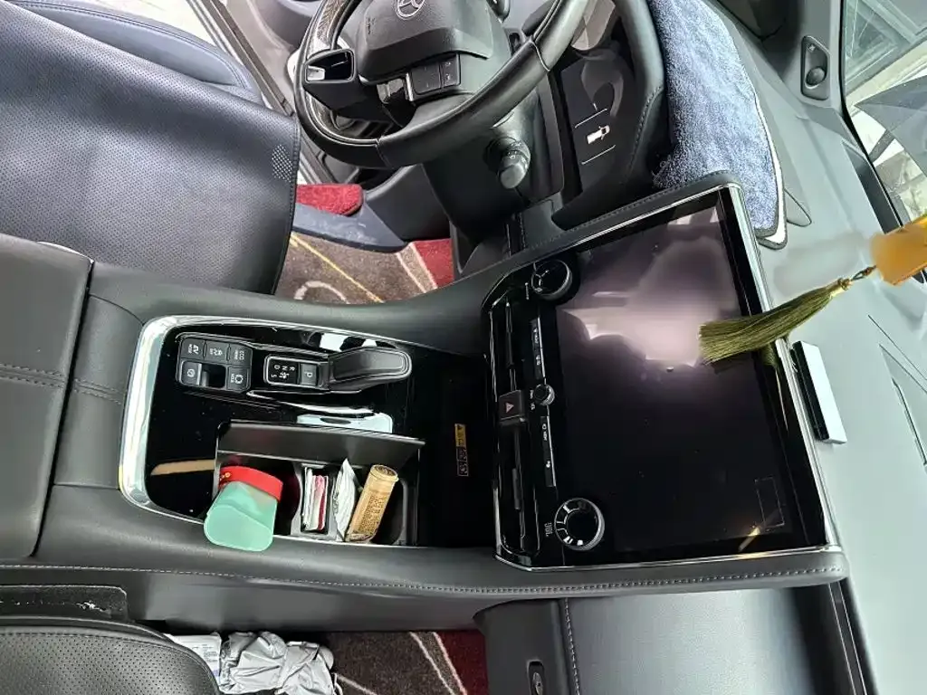Toyota Alphard — фото 10