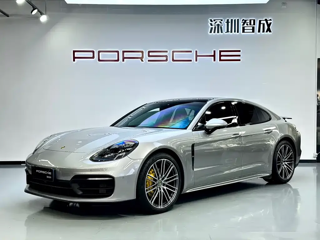 Porsche Panamera — фото 1